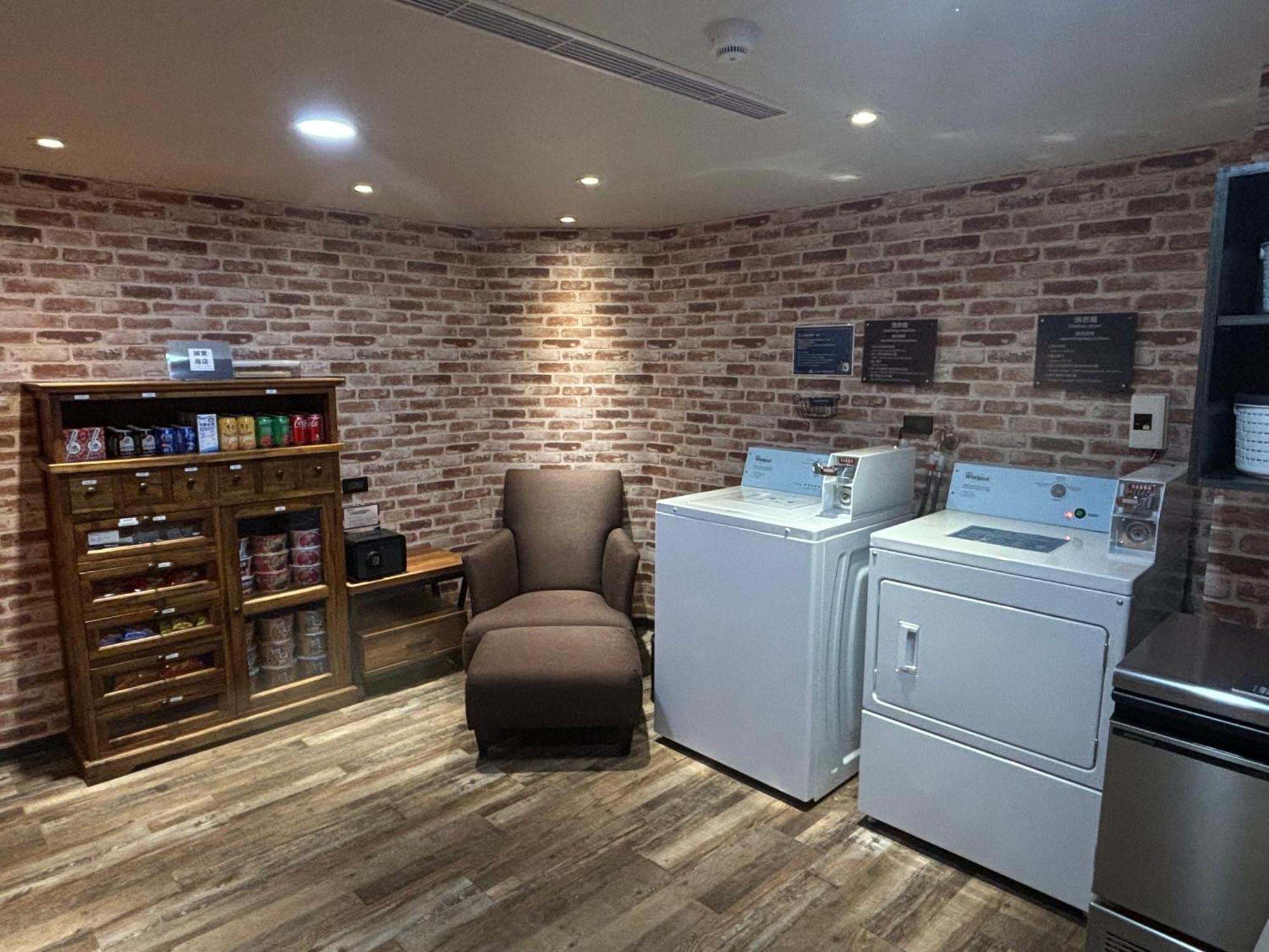 西悠巢旅-高雄车站馆酒店 外观 照片